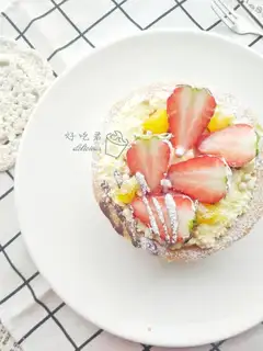Strawberry naked cake