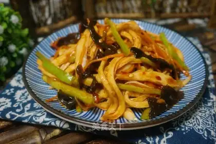 Fish apricot mushroom