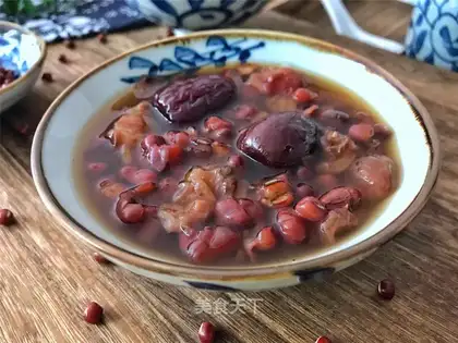 Cinnamon dates, red bean soup