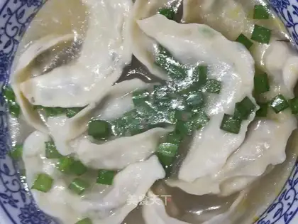 Sour soup dumplings