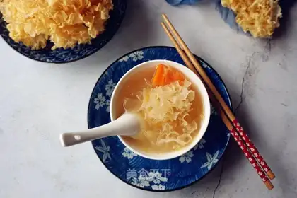 Silver-ear corn chicken soup