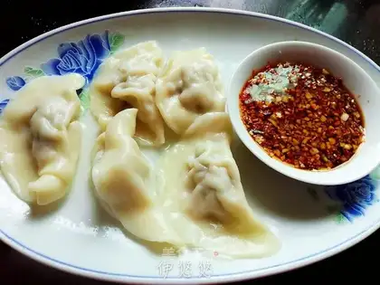 Yellow sprouts and white dumplings