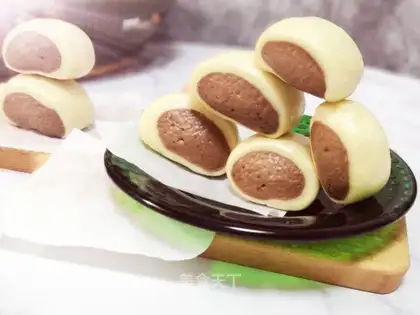 Coco-colored buns