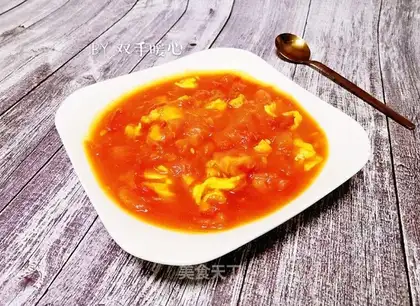 Homemade tomato fried eggs