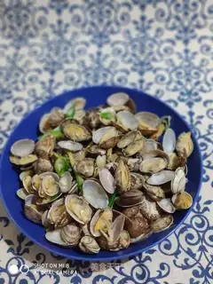 Scrambled clams