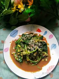 Sesame sauce spinach
