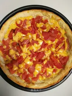 Tomato hot dog pizza