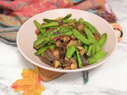 Orléans chicken and Dutch beans