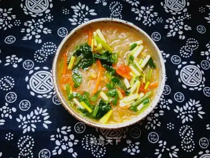 Spinach fan soup