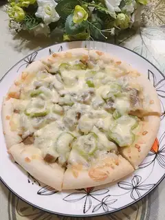 Steak pizza