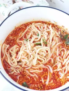 Spicy sour noodles