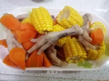 Carrot corn papaya chicken foot soup