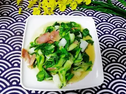 Sausage and green sauce