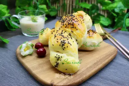Hot dog roll