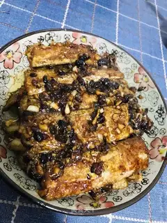 Red-fried fish
