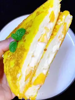Mango yogurt toast