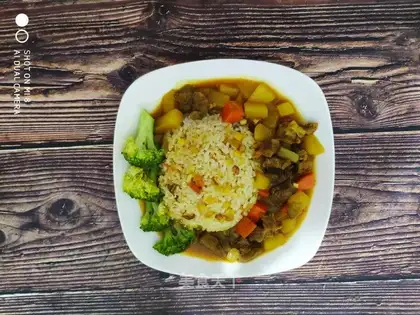 Curry chicken