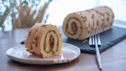 Meat pine rolls