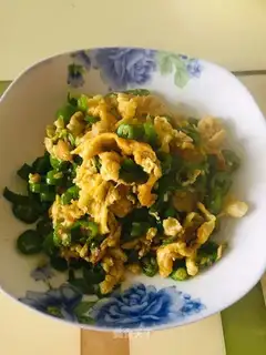 Chili fried eggs