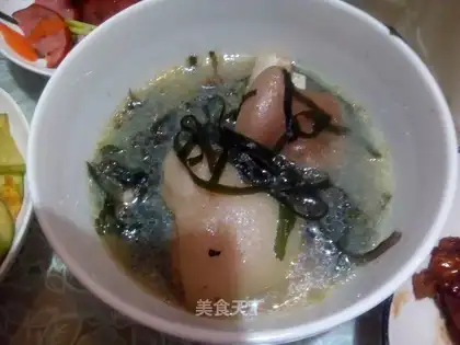 Sea hog hoof soup