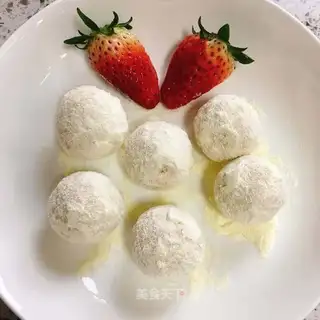 Strawberry milkball