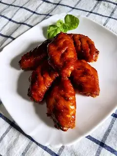 Spicy fried chicken wings