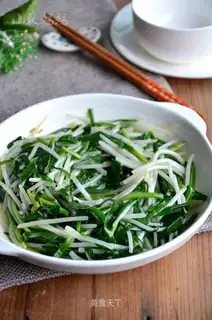 Soccer bean sprouts