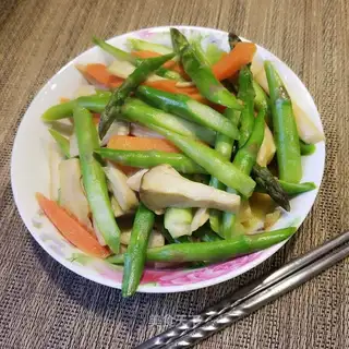 Cracker chicken leg mushrooms