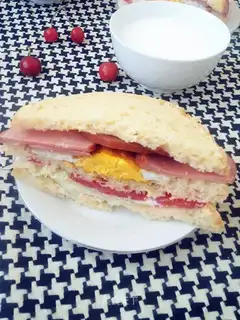 Egg ham sandwich