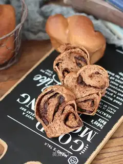Cranberry chocolate bread