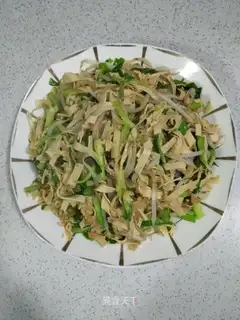 The green bean sprouts