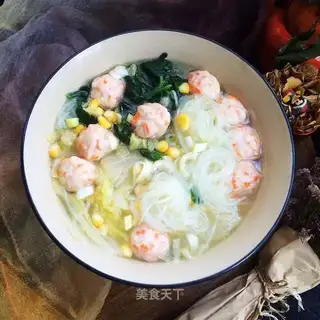 Fan spinach fishball soup
