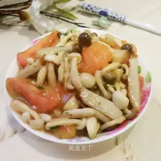 Fish cakes, tomatoes, mushrooms