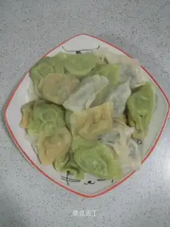 Spinach chicken chest dumplings