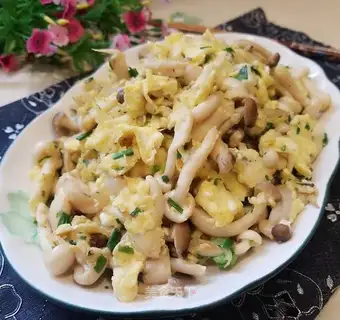 Twin mushroom fried eggs