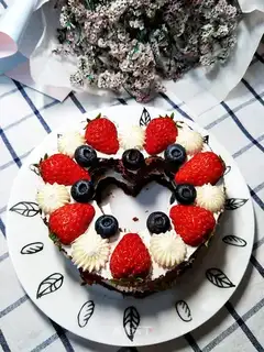 Six inches of strawberry cake