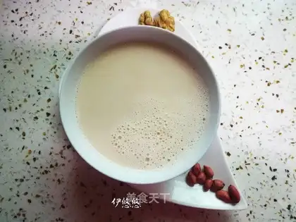 walnut peanuts