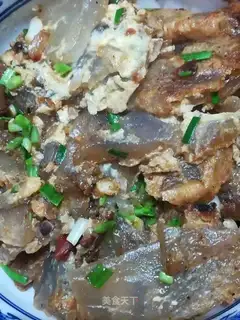 Eggs and powder