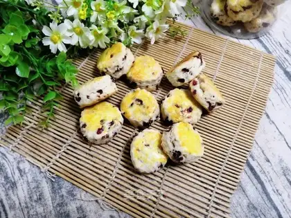 Cranberry cream scone