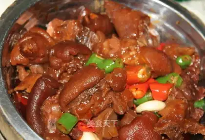 Sour, spicy feet