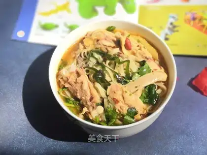 Sea-banded chicken noodles