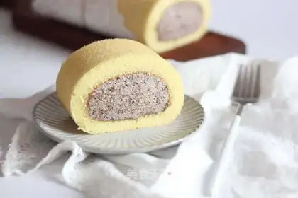 Ollio's salty cake roll