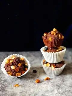Chocolate nut cake