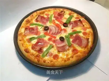 Bacon chicken leg pizza