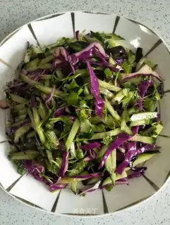 ♪ ♪ A chrysanthemum cucumber ♪