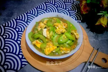 Smelt fried eggs
