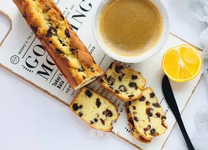 Wine and fruit and dry pound cake