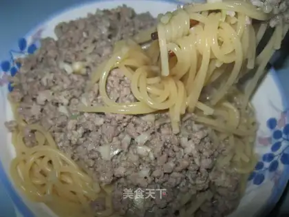Garlic pork pasta
