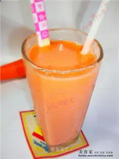 Fresh milk carrot juice