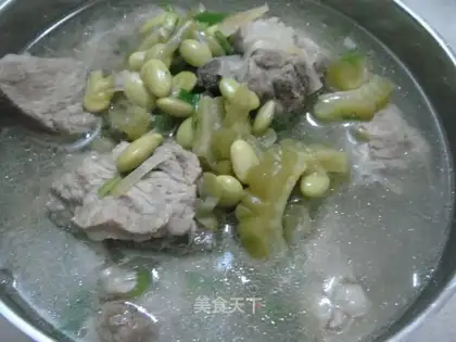Eadame and bitter gourd pork ribs soup